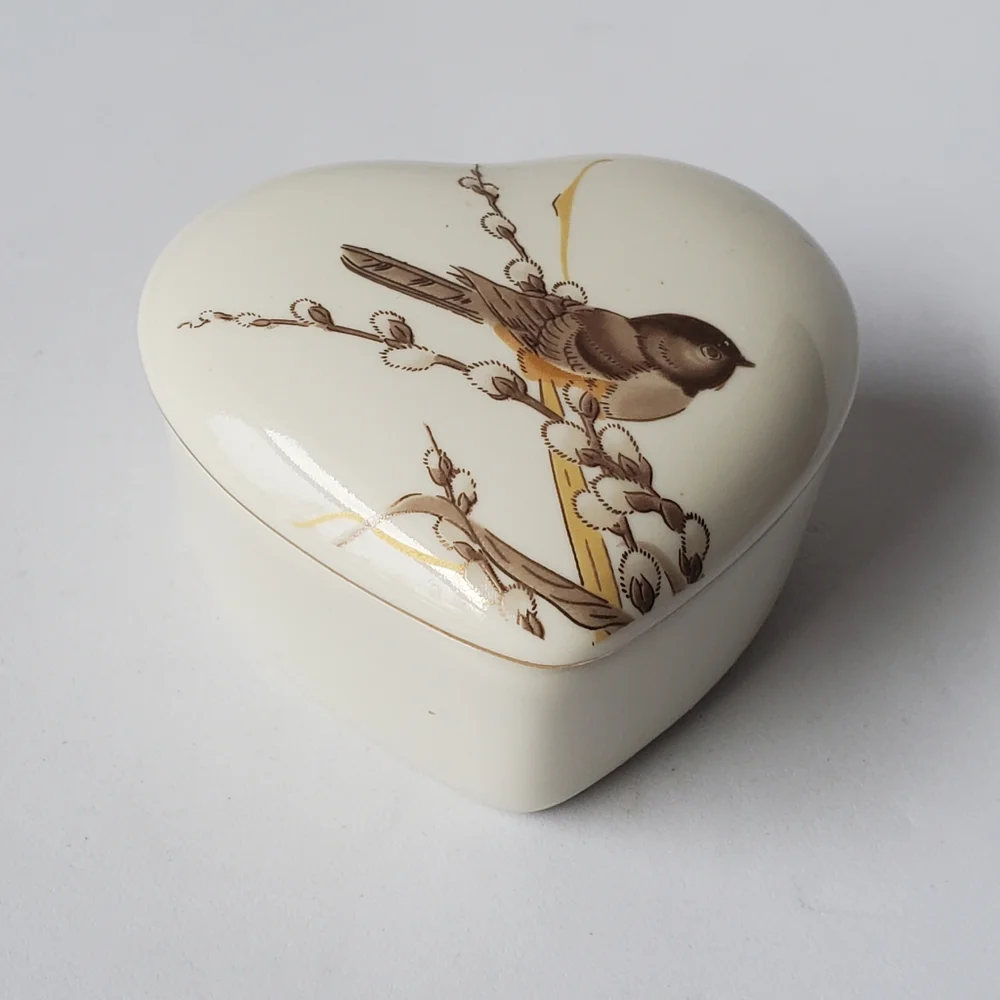 Otagiri Heart-Shaped Lidded Trinket Box  Bird & Pussywillows Vintage Japan - Picture 3 of 9